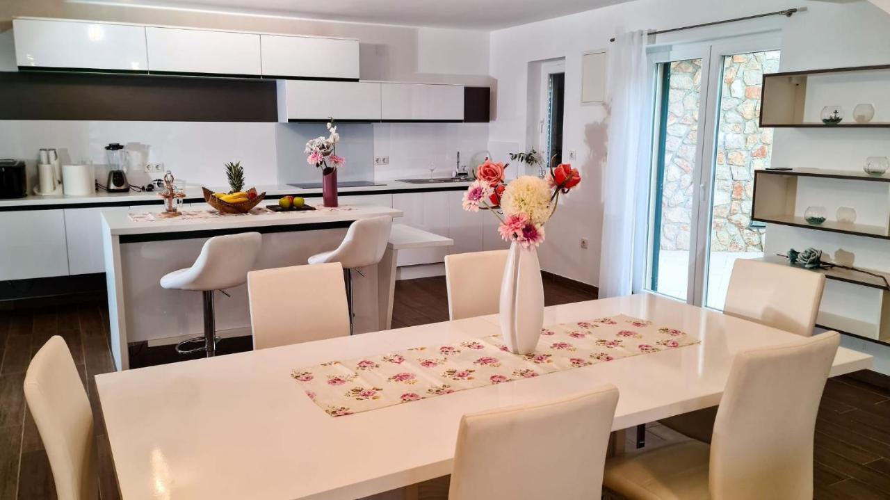 Villa Relax , With Seaview And Two Pools Near Beach Stari Grad Exterior foto